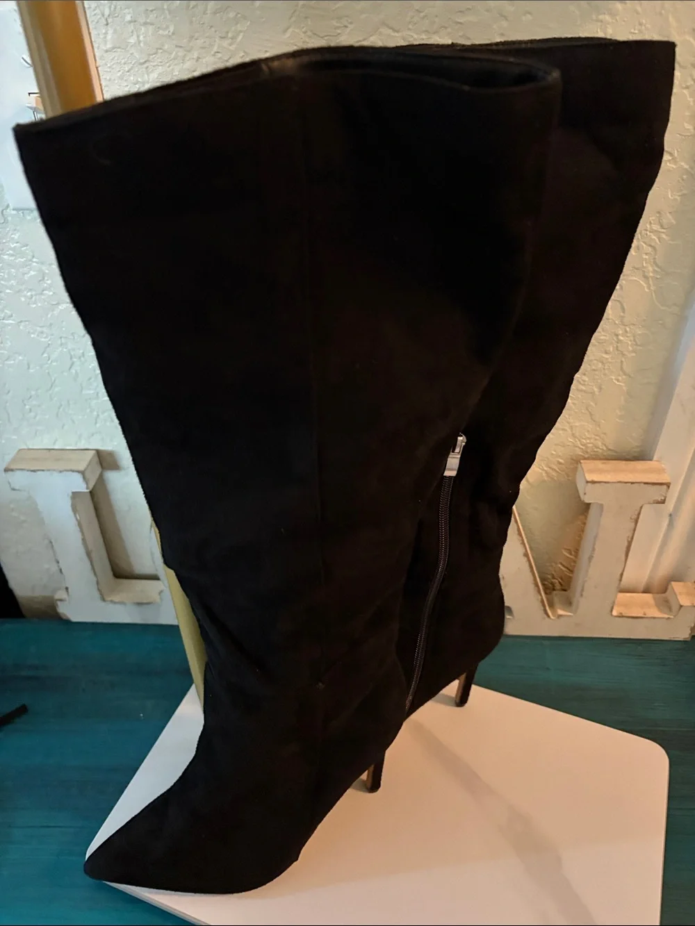 N/A black faux
